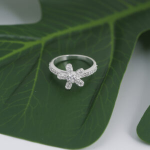Van Cleef & Arpels, Socrate Ring, 1 Flower