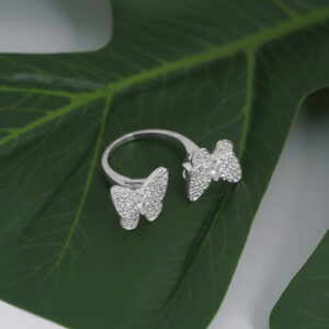 Van Cleef & Arpels, Two Butterfly Between the Finger ring