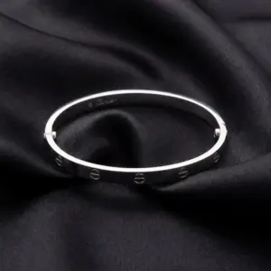 Cartier LOVE bracelet, medium model